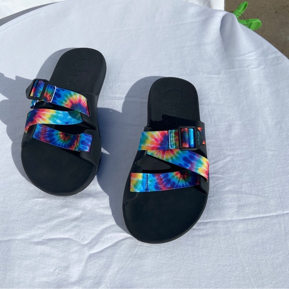 chaco slides tie dye